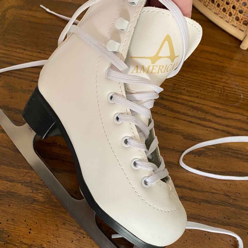 American Athletic Ice Skates Size 1